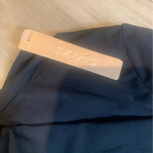 Skims bodysuit - Picture 3 of 4